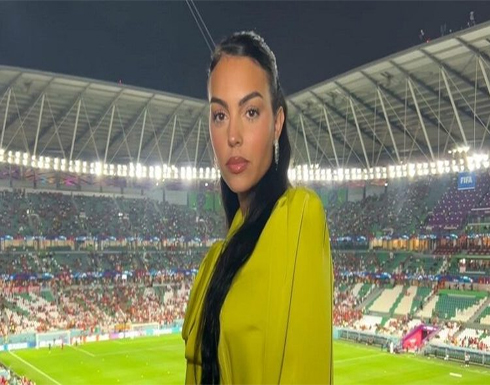 جورجينا تفاجأ الجمهور وتطل بالحجاب من السعودية .. بالفيديو جورجينا تفاجأ الجمهور وتطل بالحجاب من السعودية .. بالفيديو