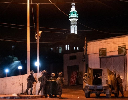 الاحتلال يواصل مطاردة منفذ "عملية كرمل" جنوب الخليل الاحتلال يواصل مطاردة منفذ "عملية كرمل" جنوب الخليل