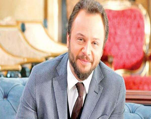 مكسيم خليل بدون قميص في عيد ميلاده والجمهور غاضب (شاهد) مكسيم خليل بدون قميص في عيد ميلاده والجمهور غاضب (شاهد)