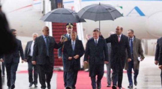 الملك يستقبل الرئيس اللبناني لدى وصوله إلى عمان الملك يستقبل الرئيس اللبناني لدى وصوله إلى عمان