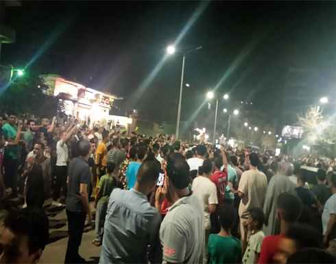 بالفيديو : مقتل مصري على يد الشرطة يشعل احتجاجات بمحافظة الجيزة بالفيديو : مقتل مصري على يد الشرطة يشعل احتجاجات بمحافظة الجيزة