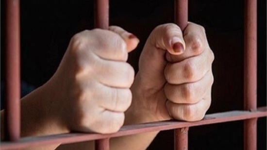 مصر : فتاة تعترف بقتل شقيقتها بعد 11 عامًا من الجريمة "أنبها ضميرها" مصر : فتاة تعترف بقتل شقيقتها بعد 11 عامًا من الجريمة "أنبها ضميرها"