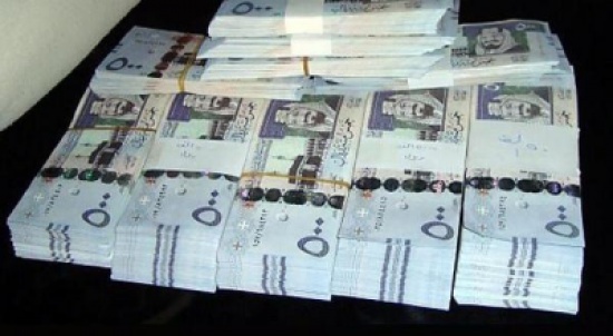 وافدون مصريون يجمعون 300 ألف ريال دية إطلاق سراح مصري تسبّب بمقتل مواطن في حادث وافدون مصريون يجمعون 300 ألف ريال دية إطلاق سراح مصري تسبّب بمقتل مواطن في حادث