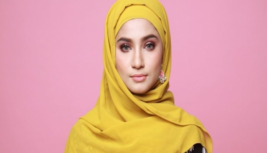 شاهد: تماشياً مع سوق الموضة.. أهم متاجر أمريكا تطلق مجموعة للمحجبات شاهد: تماشياً مع سوق الموضة.. أهم متاجر أمريكا تطلق مجموعة للمحجبات