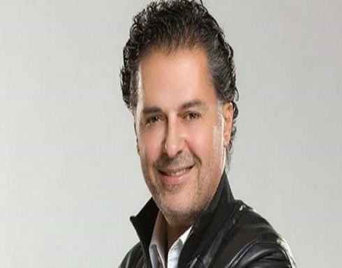 بالفيديو : معجب يصعد على المسرح ويفاجئ راغب علامة بحركاته بالفيديو : معجب يصعد على المسرح ويفاجئ راغب علامة بحركاته