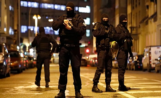 أكاديمي فرنسي: السياسيون عندنا يستفيدون من الإرهاب لقمع المسلمين أكاديمي فرنسي: السياسيون عندنا يستفيدون من الإرهاب لقمع المسلمين