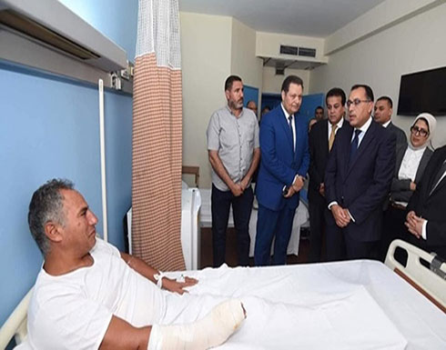 رئيس الوزراء المصري يزور الجرحى ويتفقد موقع الهجوم رئيس الوزراء المصري يزور الجرحى ويتفقد موقع الهجوم