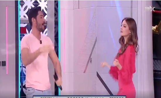 بالفيديو.. وصلة رقص في برنامج "صدى الملاعب" ومغردون يسخرون بالفيديو.. وصلة رقص في برنامج "صدى الملاعب" ومغردون يسخرون