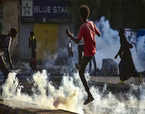شاهد : اصابة 123 شخص في تظاهرات أمام القصر الرئاسي في السودان شاهد : اصابة 123 شخص في تظاهرات أمام القصر الرئاسي في السودان