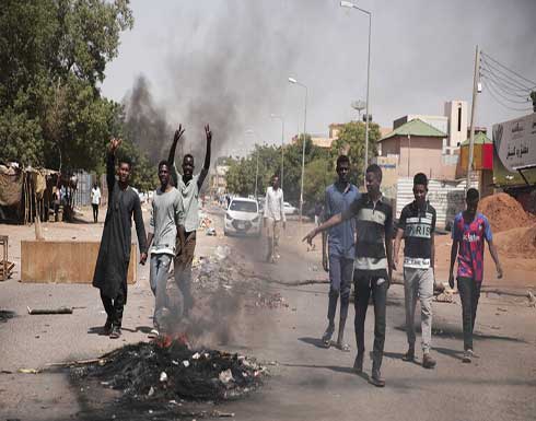 شاهد : قوات الأمن السودانية تعتقل ناشطين وسط تصاعد الضغوط على الجيش