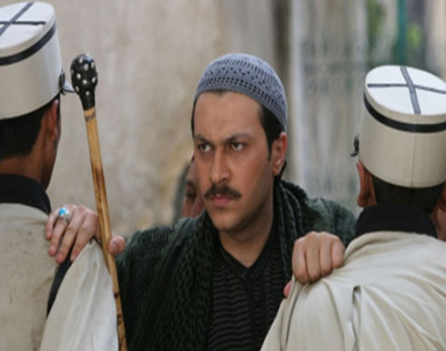 صورة : العقيد معتز يتذكر والده الفنان الراحل بكلمات وصورة من ” باب الحارة “ صورة : العقيد معتز يتذكر والده الفنان الراحل بكلمات وصورة من ” باب الحارة “