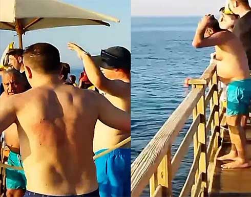 سمكة قرش تفترس سائحة أثناء السباحة في البحر الأحمر بمصر.. بالفيديو سمكة قرش تفترس سائحة أثناء السباحة في البحر الأحمر بمصر.. بالفيديو