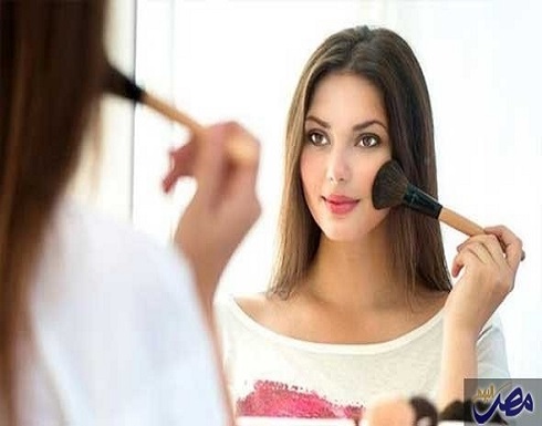 خبراء يكشفون أهميّة إزالة مساحيق التجميل قبل النوم خبراء يكشفون أهميّة إزالة مساحيق التجميل قبل النوم