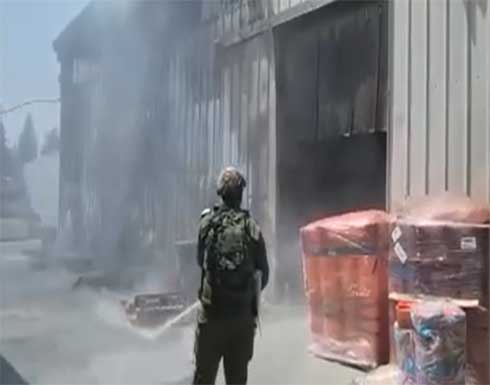 سقوط صاروخ في مصنع بمنطقة إشكول واندلاع حريق فيه .. بالفيديو سقوط صاروخ في مصنع بمنطقة إشكول واندلاع حريق فيه .. بالفيديو