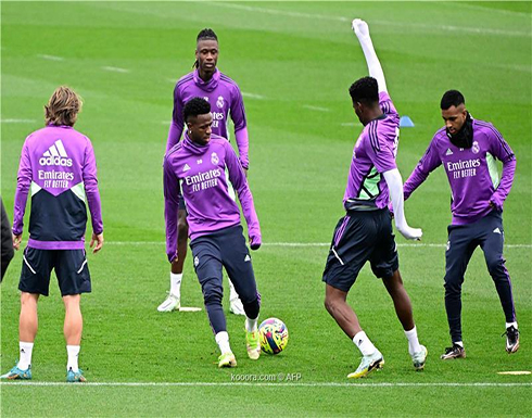 بنزيما يقود هجوم الريال.. ومفاجأة بتشكيلة برشلونة