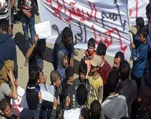 احتجاجات منبج السورية.. قتلى وجرحى وبيان لشيوخ العشائر ضد "المندسين" احتجاجات منبج السورية.. قتلى وجرحى وبيان لشيوخ العشائر ضد "المندسين"