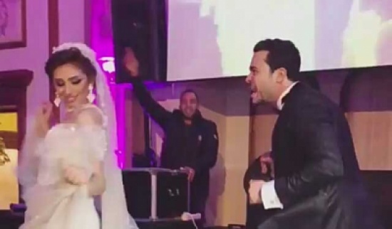 الفنانة ريم احمد ترقص على اغاني المهرجانات في زفافها الفنانة ريم احمد ترقص على اغاني المهرجانات في زفافها