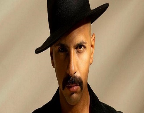"حسن أبو الروس" يرتدي جلباب يشبه النساء "حسن أبو الروس" يرتدي جلباب يشبه النساء
