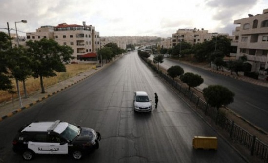 الاردن يدرس السماح لمن تلقى الجرعتين من لقاح كورونا بالتجول