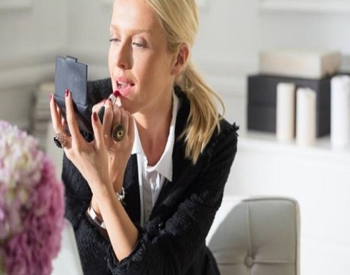 مكياج ناعم للعمل في 5 خطوات مكياج ناعم للعمل في 5 خطوات