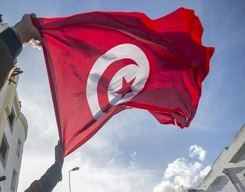 تونس.. تظاهرة رافضة لزيارة وفد من الكونغرس الأمريكي تونس.. تظاهرة رافضة لزيارة وفد من الكونغرس الأمريكي