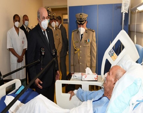زعيم "البوليساريو" على جهاز الأوكسجين خلال زيارة تبون له في الجزائر .. بالفيديو زعيم "البوليساريو" على جهاز الأوكسجين خلال زيارة تبون له في الجزائر .. بالفيديو