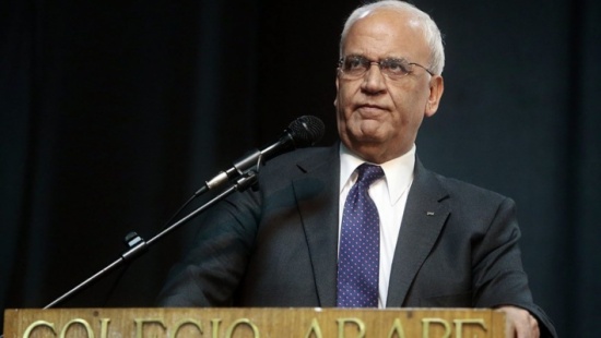 عريقات يحضر مران فريق "فلسطين" التشيلي