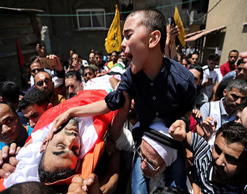 شاهد: نجل الشهيد المسعف محمد الجديلي يقود جنازة تشييع والده شاهد: نجل الشهيد المسعف محمد الجديلي يقود جنازة تشييع والده