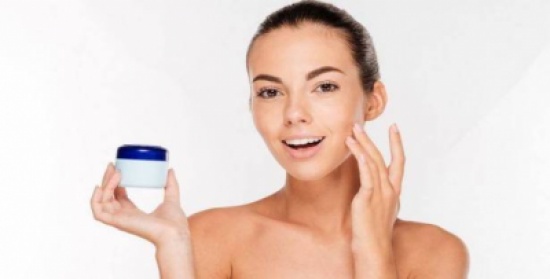6 مستحضرات تجميل ليست فعّالة كما تعتقدين 6 مستحضرات تجميل ليست فعّالة كما تعتقدين