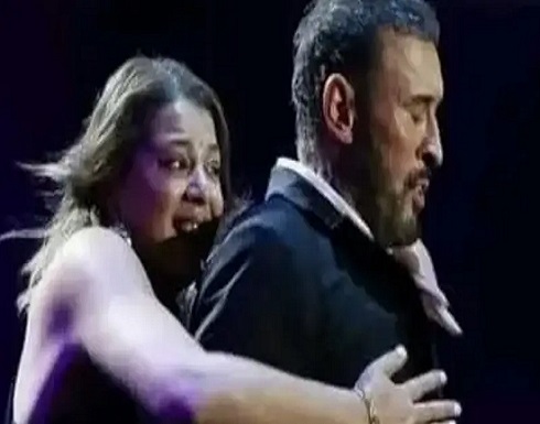 "هجمت عليه واحتضنته".. معجبة تحرج كاظم الساهر على المسرح "هجمت عليه واحتضنته".. معجبة تحرج كاظم الساهر على المسرح