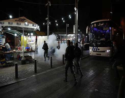 القدس.. الشرطة الإسرائيلية تصيب 10 فلسطينيين وتعتقل اثنين القدس.. الشرطة الإسرائيلية تصيب 10 فلسطينيين وتعتقل اثنين