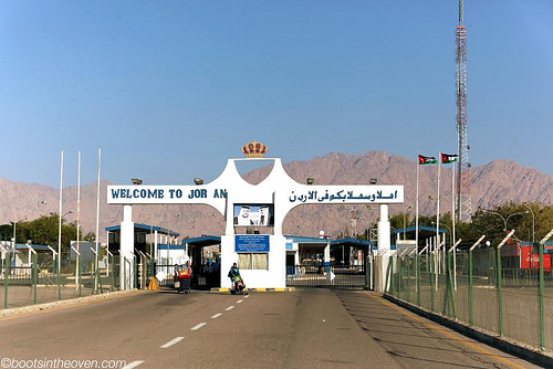 جمرك جسر الملك حسين استقبل 120 ألف مسافر خلال شهر آب جمرك جسر الملك حسين استقبل 120 ألف مسافر خلال شهر آب