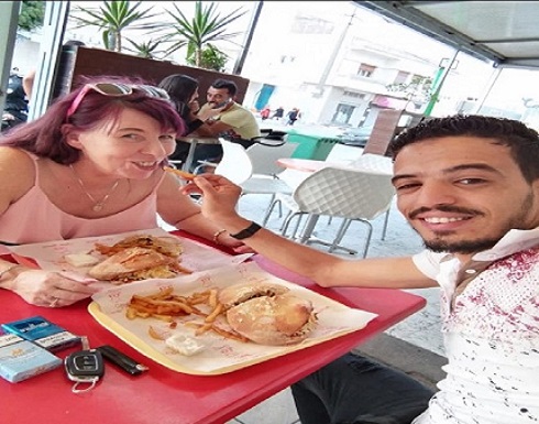 صور : رسالة خاطئة تقود مسنة للزواج من شاب عربي يصغرها بـ36 عام صور : رسالة خاطئة تقود مسنة للزواج من شاب عربي يصغرها بـ36 عام