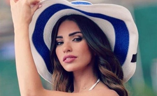 داليدا خليل ترقص في شوارع بروكسيل مع إعلامي لبناني (فيديو) داليدا خليل ترقص في شوارع بروكسيل مع إعلامي لبناني (فيديو)