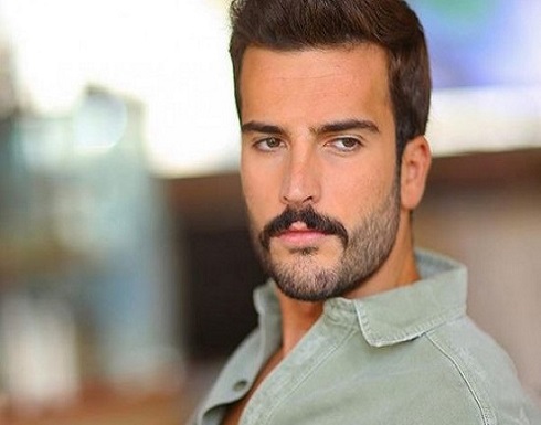 مهند الحمدي يعلن خطوبته: “ما صار الا الصحيح”