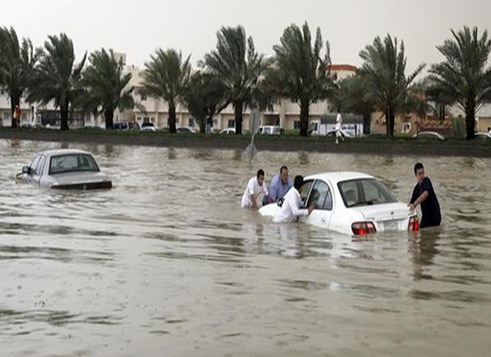 السعودية:  مصرع يمنيين بصاعقة نتيجة للأمطار الغزيرة في مكة