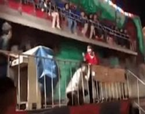 تايلاند : فيديو مرعب.. شاهدوا لحظة سقوط الأطفال من لعبة خطيرة في مدينة الملاهي! تايلاند : فيديو مرعب.. شاهدوا لحظة سقوط الأطفال من لعبة خطيرة في مدينة الملاهي!