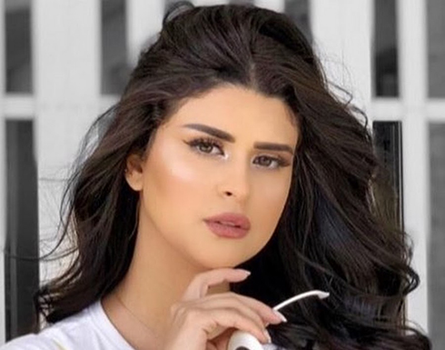 فستان شفاف ونظارة.. سلمى رشيد تبرز جمالها في آخر ظهور لها فستان شفاف ونظارة.. سلمى رشيد تبرز جمالها في آخر ظهور لها