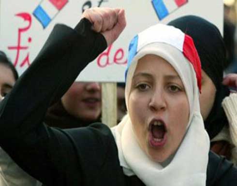 الشرطة الفرنسية تقود حملة واسعة لاعتقال نساء على خلفية إسلامية.. إليك التفاصيل الشرطة الفرنسية تقود حملة واسعة لاعتقال نساء على خلفية إسلامية.. إليك التفاصيل