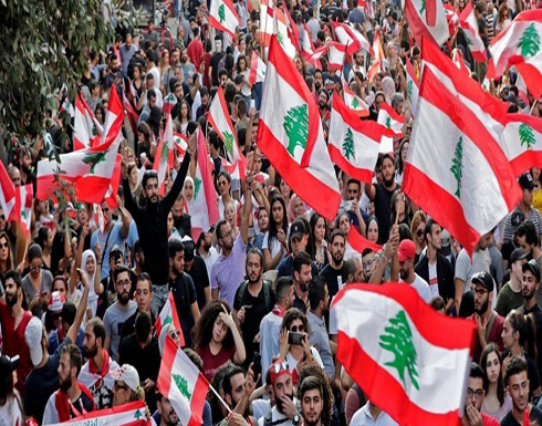 توتر في بيروت مع خروج مسيرتين إحداهما مناهضة لعون والثانية مؤيدة .. بالفيديو توتر في بيروت مع خروج مسيرتين إحداهما مناهضة لعون والثانية مؤيدة .. بالفيديو