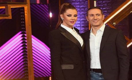 كارلا حداد تفاجئ زوجها على الهواء: أنا حامل...! كارلا حداد تفاجئ زوجها على الهواء: أنا حامل...!