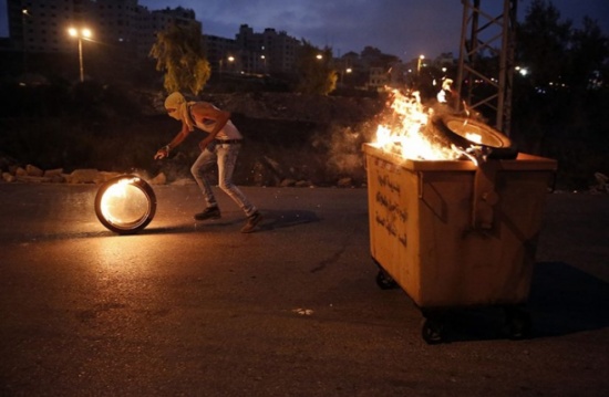 مواجهات عنيفة مع قوات الاحتلال في الضفة والقدس .. بالفيديو