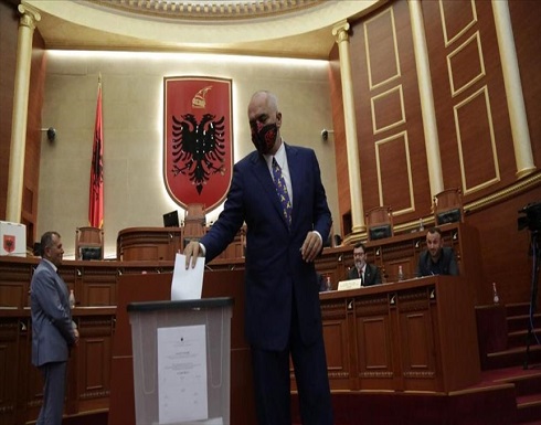 برلمان ألبانيا يصادق على طلب عزل رئيس البلاد برلمان ألبانيا يصادق على طلب عزل رئيس البلاد