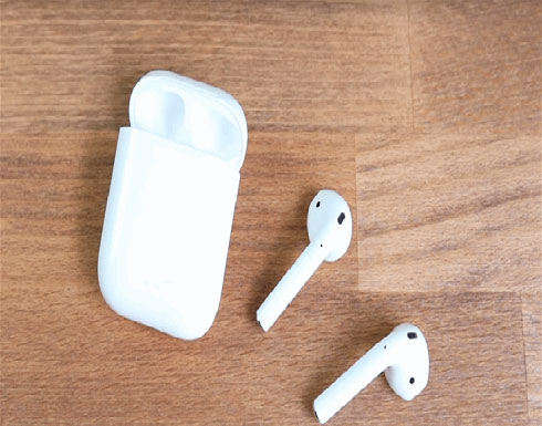 "آبل" تطلق جيلا جديدا من AirPods "آبل" تطلق جيلا جديدا من AirPods