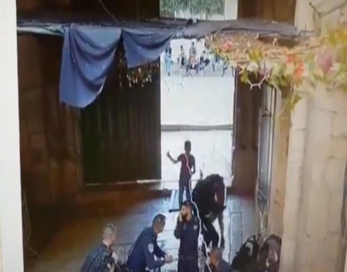 فيديو: كيف نفذ الفلسطينيان عملية الطعن بالقدس؟ فيديو: كيف نفذ الفلسطينيان عملية الطعن بالقدس؟