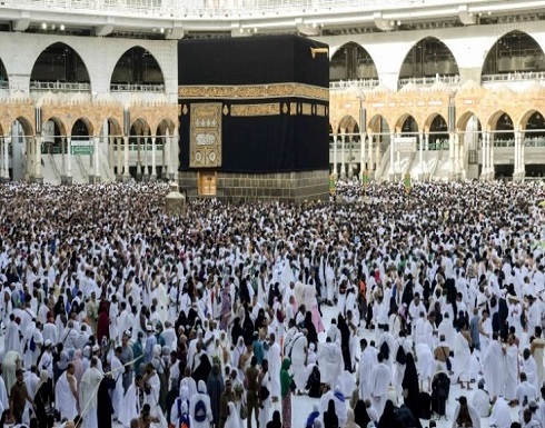 بعد حظر دخول المعتمرين.. هكذا تعقّم السعودية المسجدين الحرام والنبوي تحسبا من “كورونا” بعد حظر دخول المعتمرين.. هكذا تعقّم السعودية المسجدين الحرام والنبوي تحسبا من “كورونا”