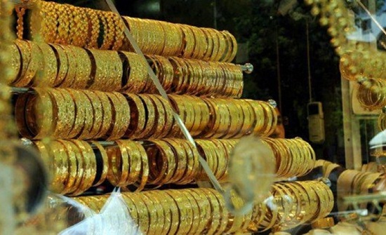الأتراك يستبدلون الذهب بالليرة لمواجهة الأزمة الأتراك يستبدلون الذهب بالليرة لمواجهة الأزمة