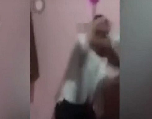 شاهد.. فيديو جديد لـ"عنتيل الجيزة" في مصر لحظة اقتحام شقته شاهد.. فيديو جديد لـ"عنتيل الجيزة" في مصر لحظة اقتحام شقته