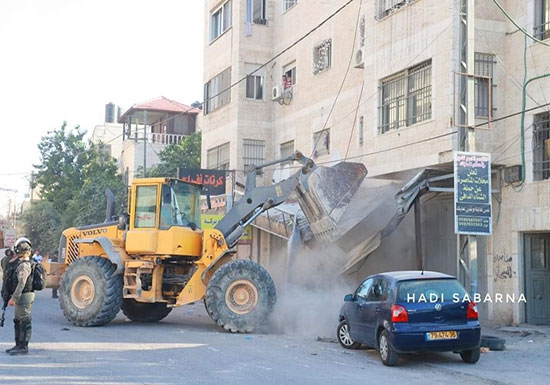 شاهد : عمليات هدم إسرائيلية واسعة عند مخيم قلنديا في القدس شاهد : عمليات هدم إسرائيلية واسعة عند مخيم قلنديا في القدس