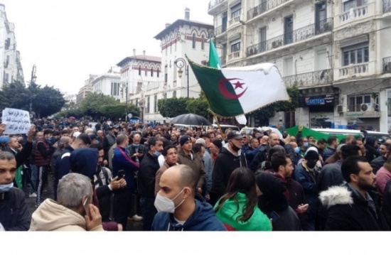 توقيف 5 أشخاص بتهمة التحضير لهجمات ضدّ الحراك بالجزائر توقيف 5 أشخاص بتهمة التحضير لهجمات ضدّ الحراك بالجزائر